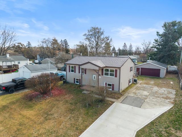 5641 Larch Drive, Jackson, MI 49201