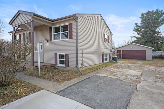 5641 Larch Drive, Jackson, MI 49201