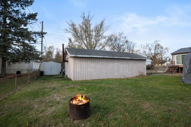 5641 Larch Drive, Jackson, MI 49201