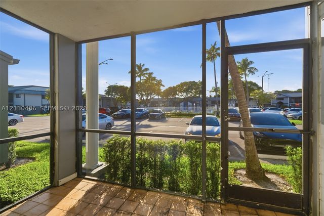 20761 NE 4th Pl 104, Miami, FL 33179