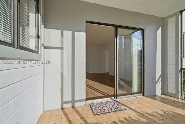 20761 NE 4th Pl 104, Miami, FL 33179