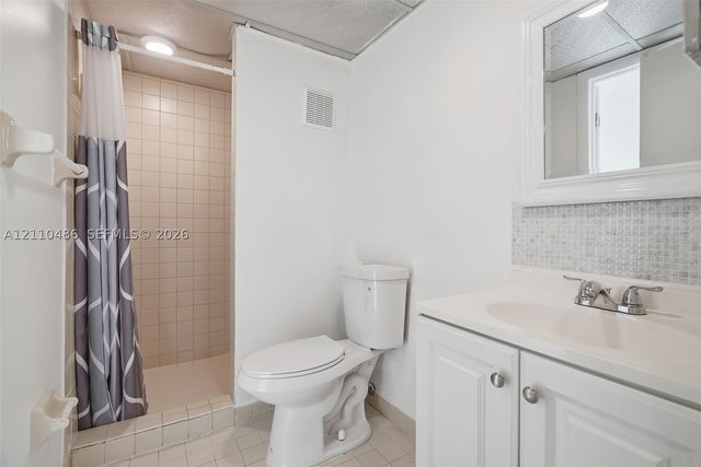 20761 NE 4th Pl 104, Miami, FL 33179