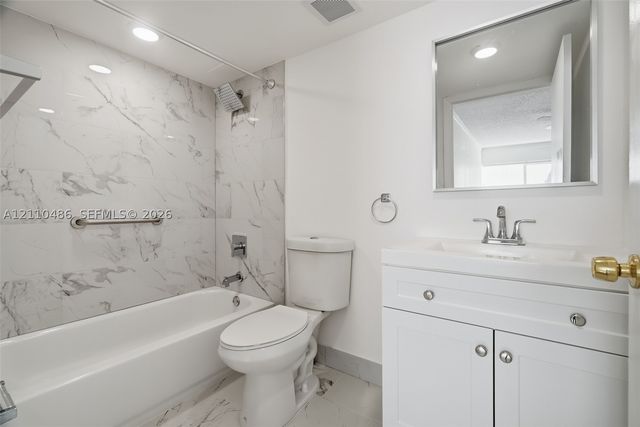 20761 NE 4th Pl 104, Miami, FL 33179