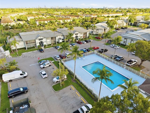 20761 NE 4th Pl 104, Miami, FL 33179