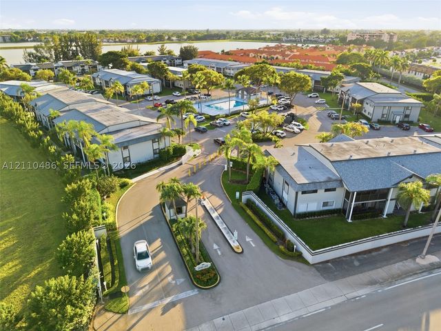 20761 NE 4th Pl 104, Miami, FL 33179