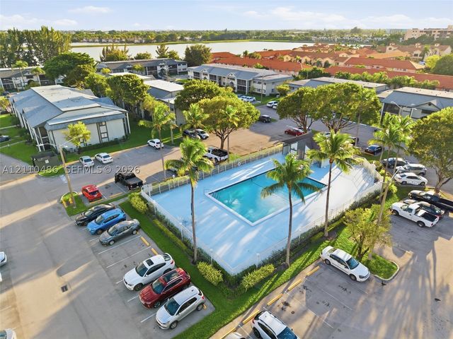 20761 NE 4th Pl 104, Miami, FL 33179