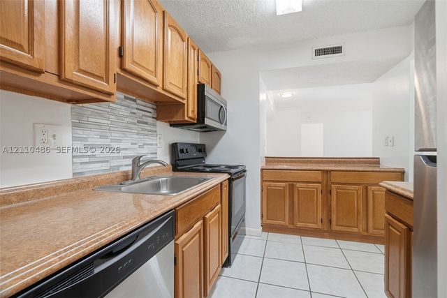20761 NE 4th Pl 104, Miami, FL 33179
