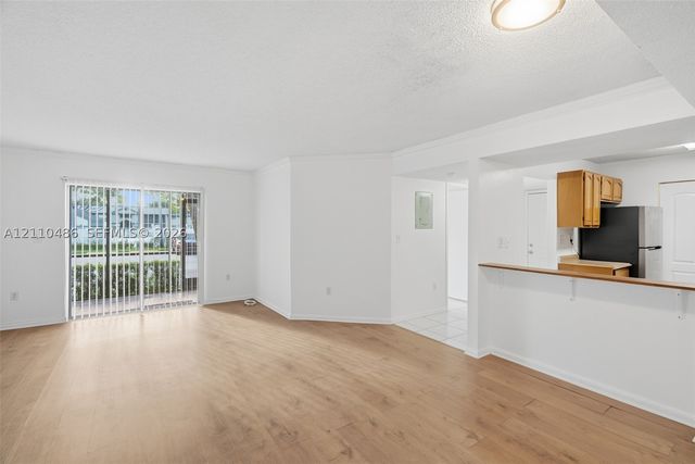 20761 NE 4th Pl 104, Miami, FL 33179