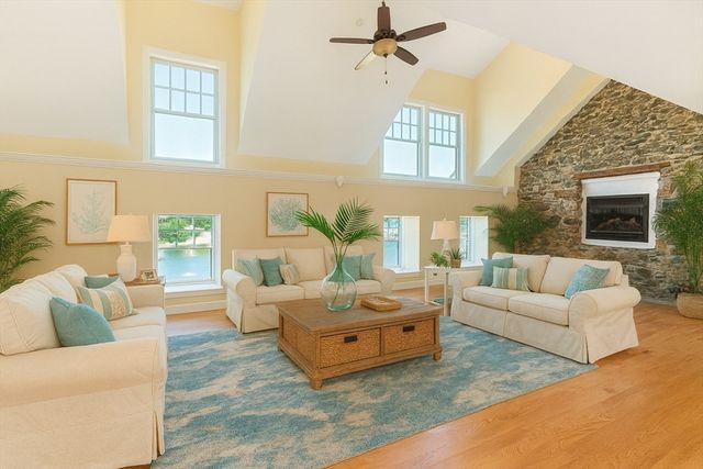 152 Water St 13, Danvers, MA 01923