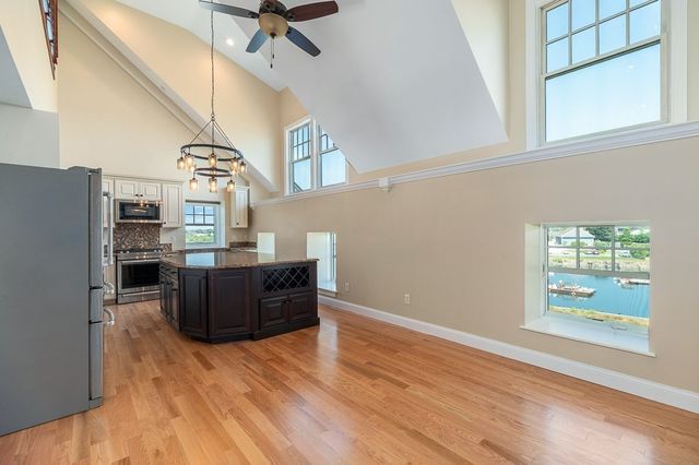 152 Water St 13, Danvers, MA 01923