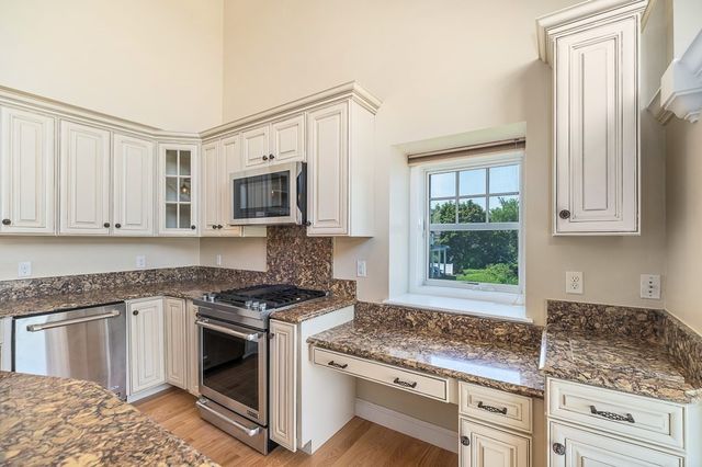 152 Water St 13, Danvers, MA 01923