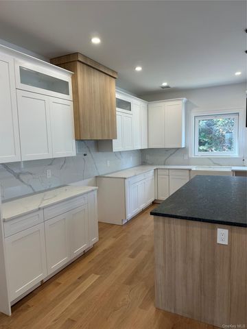 3986 William Street, Seaford, NY 11783