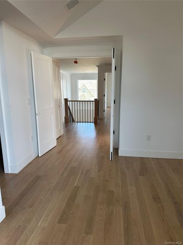 3986 William Street, Seaford, NY 11783