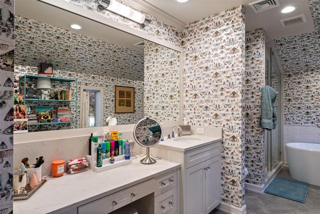 1202 Larchmont Lane, Nichols Hills, OK 73116