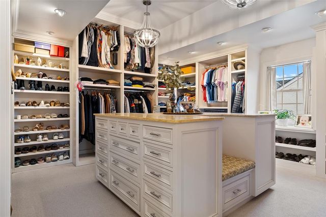 1202 Larchmont Lane, Nichols Hills, OK 73116