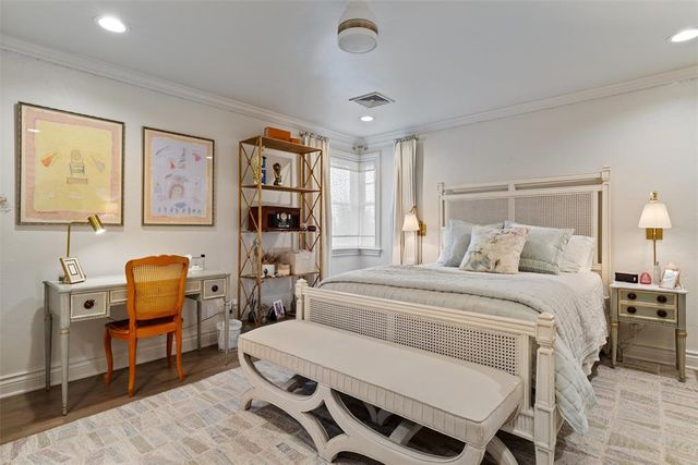 1202 Larchmont Lane, Nichols Hills, OK 73116