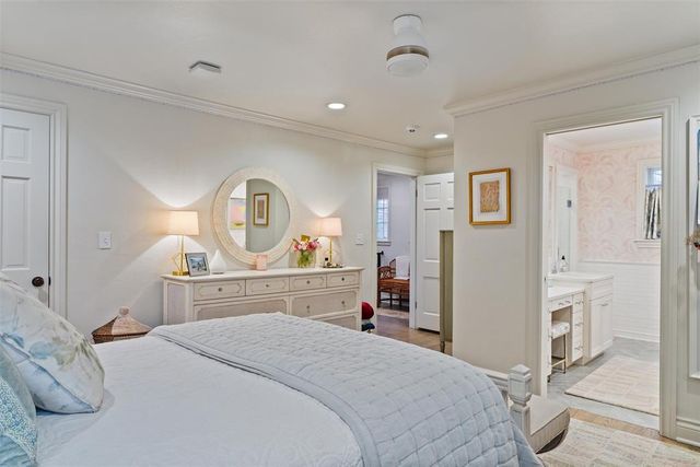 1202 Larchmont Lane, Nichols Hills, OK 73116