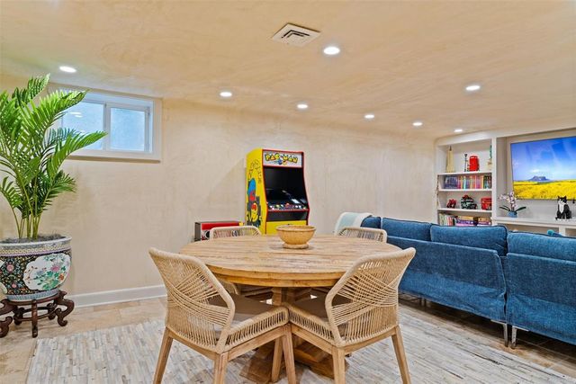 1202 Larchmont Lane, Nichols Hills, OK 73116