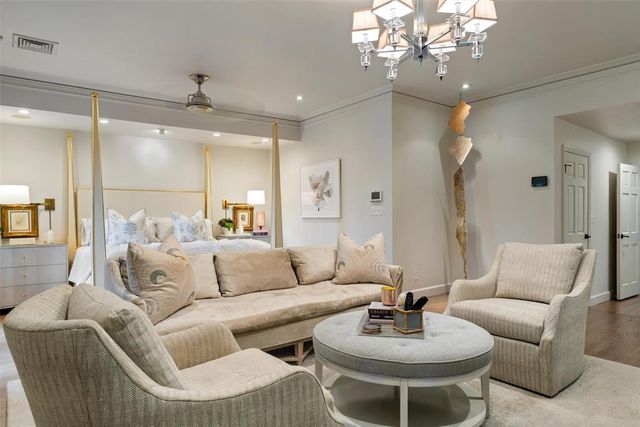 1202 Larchmont Lane, Nichols Hills, OK 73116