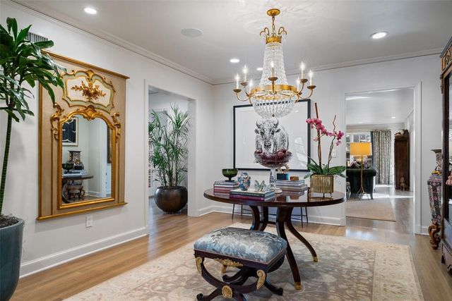 1202 Larchmont Lane, Nichols Hills, OK 73116