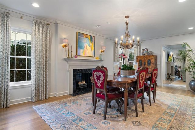 1202 Larchmont Lane, Nichols Hills, OK 73116