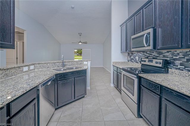 1528 NW 29th PL, Cape Coral, FL 33993