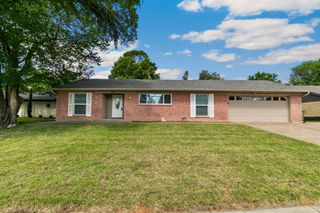 909 N Dove Road, Grapevine, TX 76051