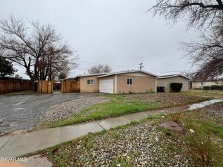 45414-16 Corkwood Avenue, Lancaster, CA 93534