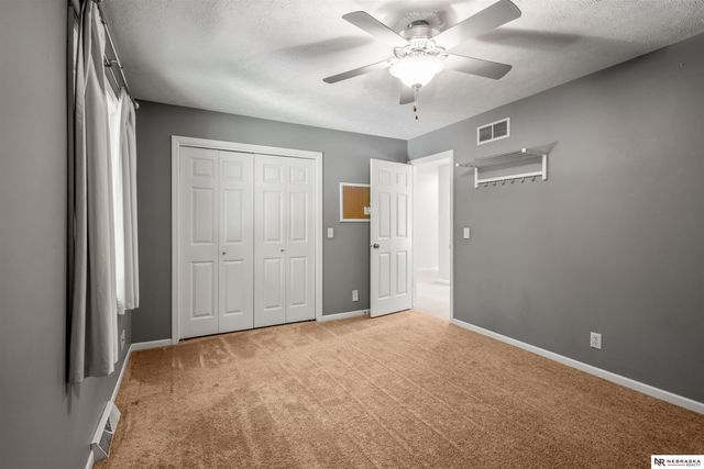 8519 N 48th Circle, Omaha, NE 68152