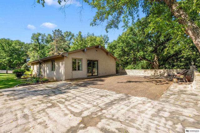 8519 N 48th Circle, Omaha, NE 68152