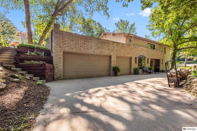 8519 N 48th Circle, Omaha, NE 68152
