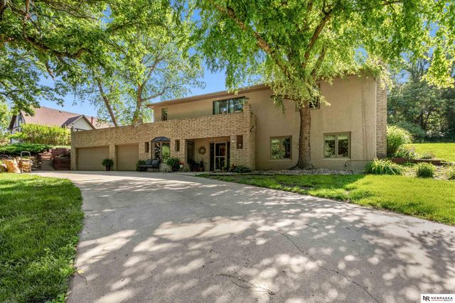 8519 N 48th Circle, Omaha, NE 68152