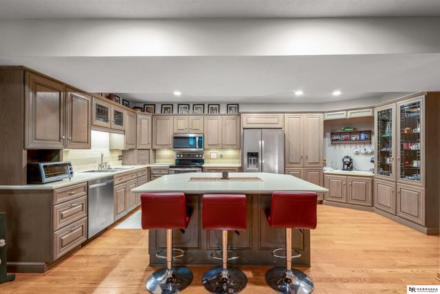 8519 N 48th Circle, Omaha, NE 68152