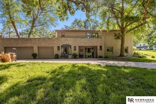 8519 N 48th Circle, Omaha, NE 68152