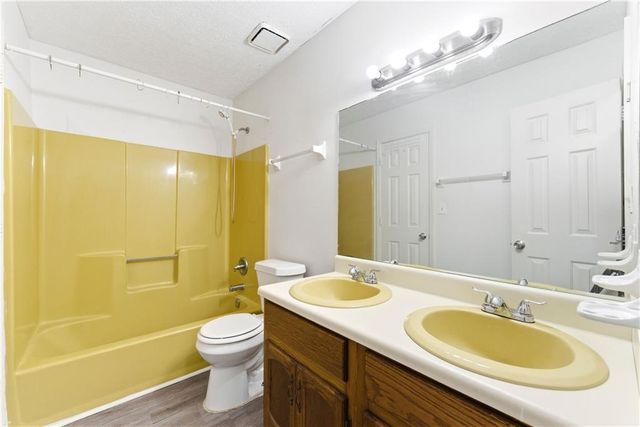 2130 Fieldstone View Court SE B, Conyers, GA 30013