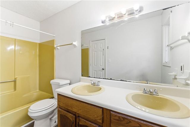 2130 Fieldstone View Court SE B, Conyers, GA 30013