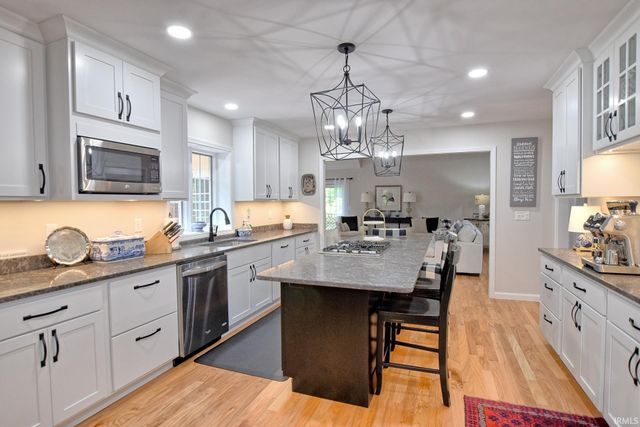 305 Key West Drive, Evansville, IN 47712