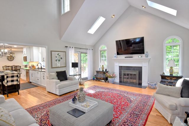 305 Key West Drive, Evansville, IN 47712