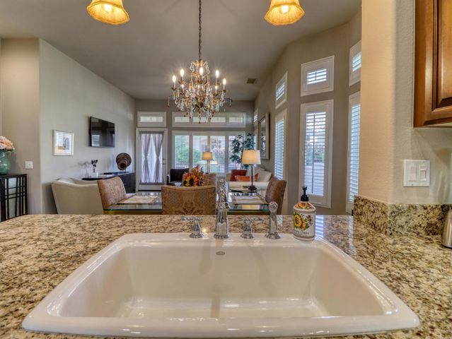 37669 Breeze Way, Palm Desert, CA 92211