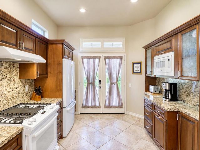 37669 Breeze Way, Palm Desert, CA 92211