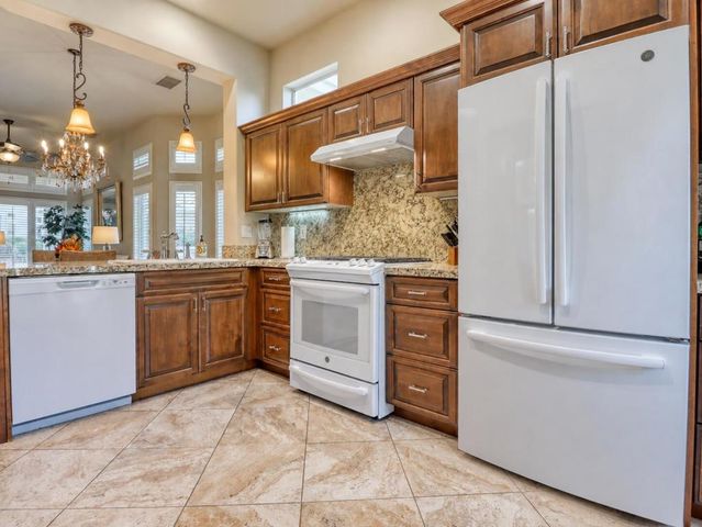 37669 Breeze Way, Palm Desert, CA 92211