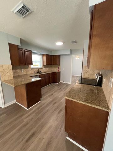 27226 Pyeatt Lane, Conroe, TX 77385