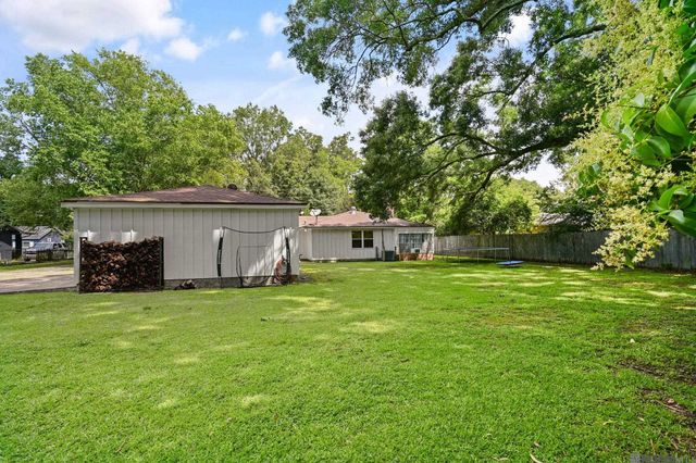 9974 Havard St, St Francisville, LA 70775