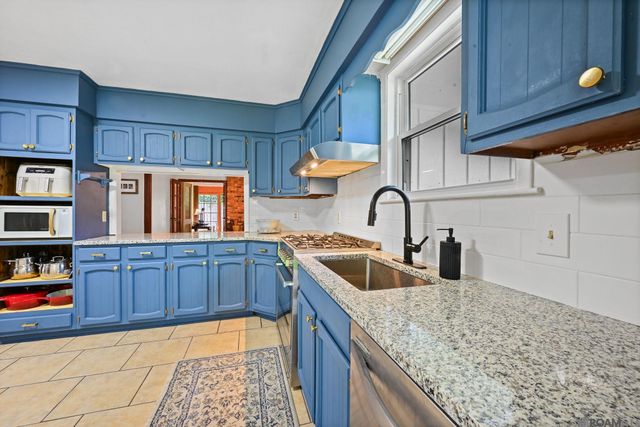 9974 Havard St, St Francisville, LA 70775