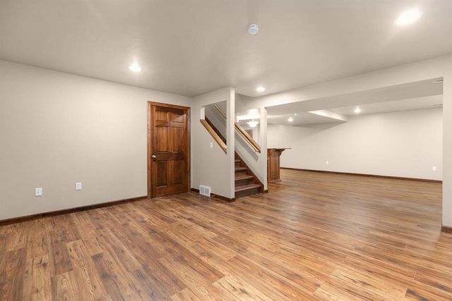 2003 Deer Haven Drive, Menasha, WI 54952