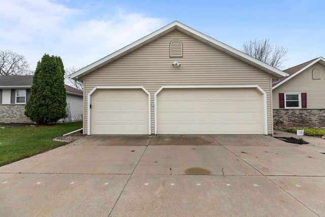 2003 Deer Haven Drive, Menasha, WI 54952