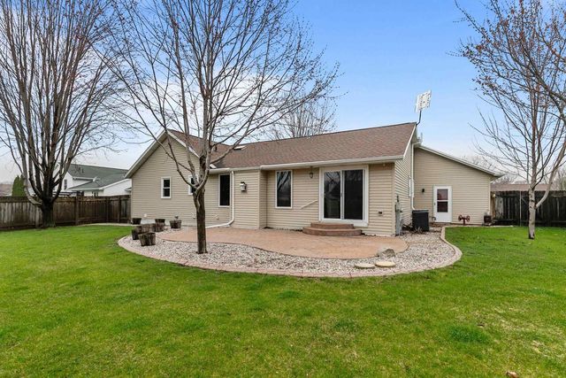 2003 Deer Haven Drive, Menasha, WI 54952