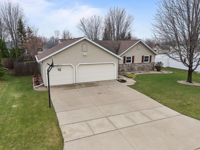 2003 Deer Haven Drive, Menasha, WI 54952