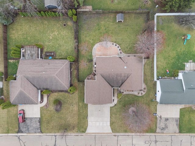 2003 Deer Haven Drive, Menasha, WI 54952