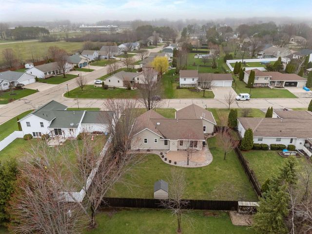 2003 Deer Haven Drive, Menasha, WI 54952